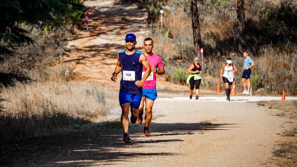Techniques avancées pour descendre comme un pro en trail